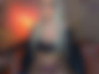 Live cam show with inkedgodd3ss - Bedroom Latina on AdultVida.com