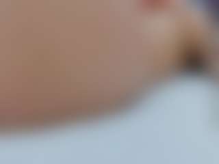 Live cam show with ANTONELLA - Hairy Pussy on livesuperchat.net