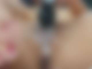 Live cam show with ANTONELLA - Blonde Hair Small Tits on AdultVida.com