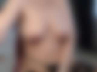Masha MILF webcam performer live streaming