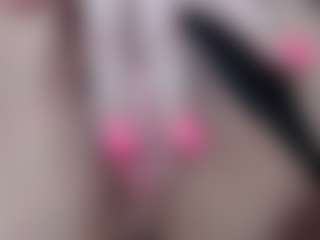 Live cam show with Masha - Shaved Pussy MILF on x69.live