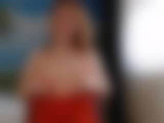 Live cam show with Masha - Blonde Hair Middle Aged on Camsoda