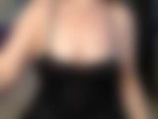 Masha MILF webcam performer live streaming