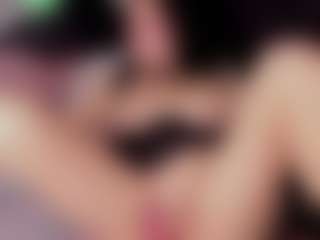 Live cam show with AlanaRouse-1 - Curvy MILF on Hubzter Live