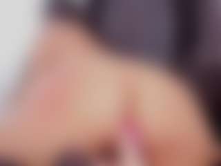 AlanaRouse-1's Live Sex Cam Show