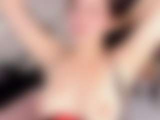 Live cam show with AlanaRouse-1 - Shaved Pussy on Camsoda