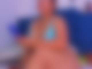 Live cam show with Alexa_Paris - Solo on StripNow