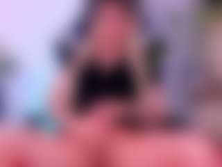 Live cam show with evelyn-hoffman - Average on Camversity