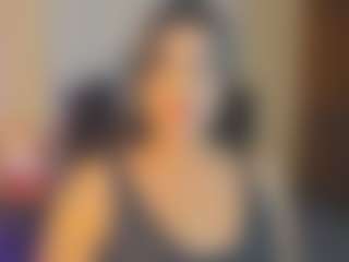 Live cam show with Cassie Stevens - Ebony on Latina Girls