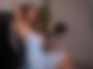 LaraSimon MILF webcam performer live streaming