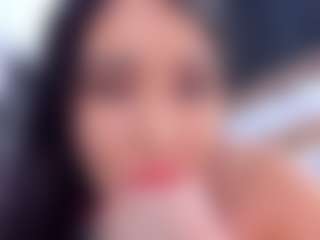 Live cam show with SarayRoyse - Living Room on CamSodaAdn