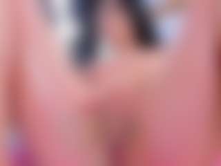 Live cam show with SarayRoyse - Small Tits on TottyGirls