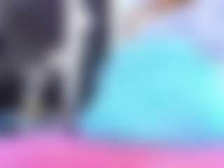 Live cam show with SarayRoyse - Small Tits on live18s.com