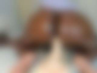 Live cam show with CinnamonG - Athletic on live18s.com