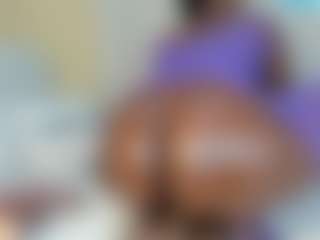 Live cam show with CinnamonG - Athletic Brown Eyes on Big Tits