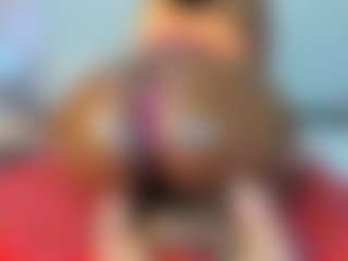 Live cam show with CinnamonG - Drinking on StripNow