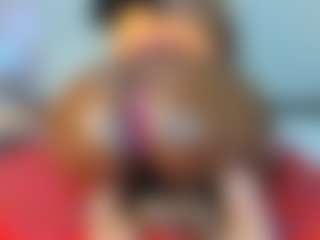Live cam show with CinnamonG - Wet on Gym Cam Girls