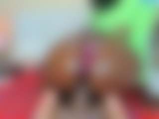 Live cam show with CinnamonG - Athletic Strip on Strip Flash - Live Sex Shows