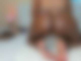 Show live cam dengan CinnamonG - Black Shaved Pussy di Camsoda