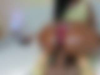 Live cam show with CinnamonG - Wet on AdultVida.com