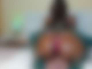 Live cam show with CinnamonG - Bedroom on Soda Cam