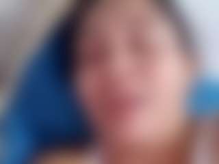 Live cam show with karlapum - MILF on 1on1-livenow