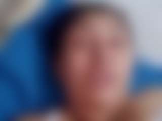 Live cam show with karlapum - MILF on 1on1-livenow