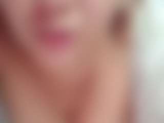karlapum MILF webcam performer live streaming