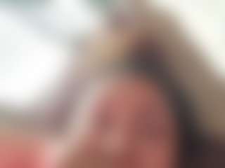 karlapum MILF webcam performer live streaming
