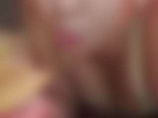 karlapum MILF webcam performer live streaming