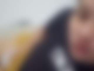 karlapum MILF webcam performer live streaming