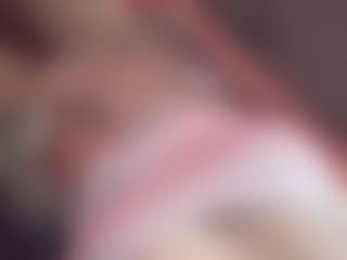 Live cam show with karlapum - Lush MILF on Livezox