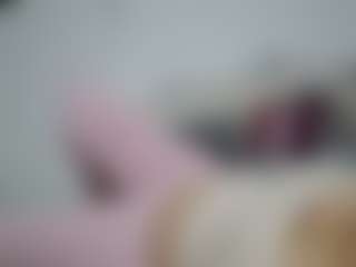Live cam show with karlapum - Petite MILF on CamClone