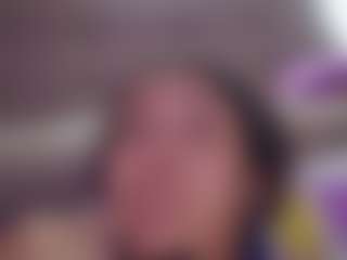 Live cam show with karlapum - Brown Eyes MILF on WildCum