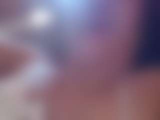 Live cam show with karlapum - Curvy MILF on Camsoda