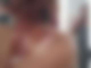 Live cam show with karlapum - Strip MILF on Soda Cam