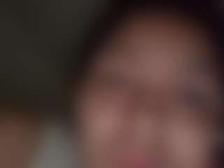 Live cam show with karlapum - Shaved Pussy Curvy on Strip Flash - Live Sex Shows