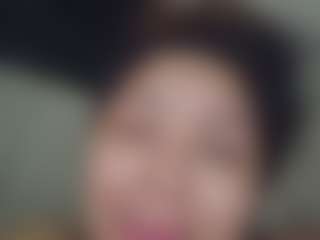 karlapum MILF webcam performer live streaming