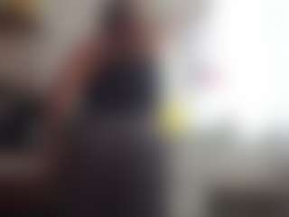 karlapum MILF webcam performer live streaming