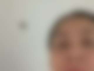 karlapum MILF webcam performer live streaming