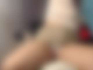 Live cam show with karlapum - Bath MILF on Camsoda