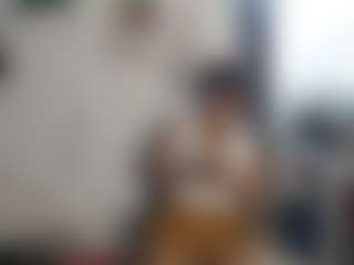 Live cam show with karlapum - Freak on intimatelivegirls.com