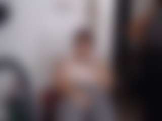 karlapum MILF webcam performer live streaming