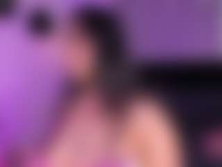 Live cam show with Amberr-Gold - Facial on madthumbs