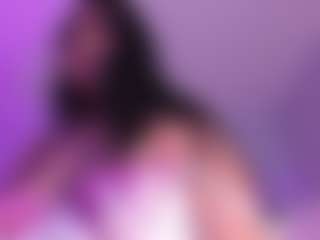 Live cam show with Amberr-Gold - Submissive on CamSodaAdn