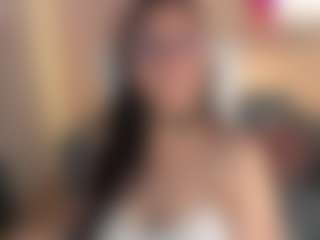 Live cam show with Amberr-Gold - Squirt on Camsoda