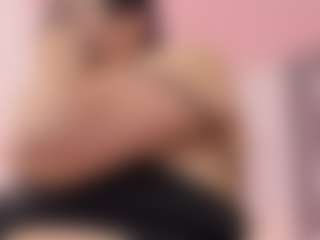Live cam show with Amberr-Gold - Submissive on Camsoda