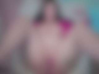 Ivy Swings MILF webcam performer live streaming