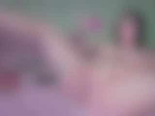 Ivy Swings MILF webcam performer live streaming