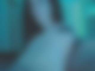 Ivy Swings MILF webcam performer live streaming